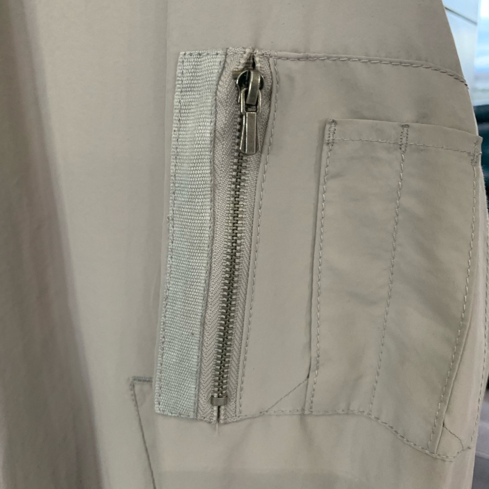 Lightweight Gray Jacket - image 4